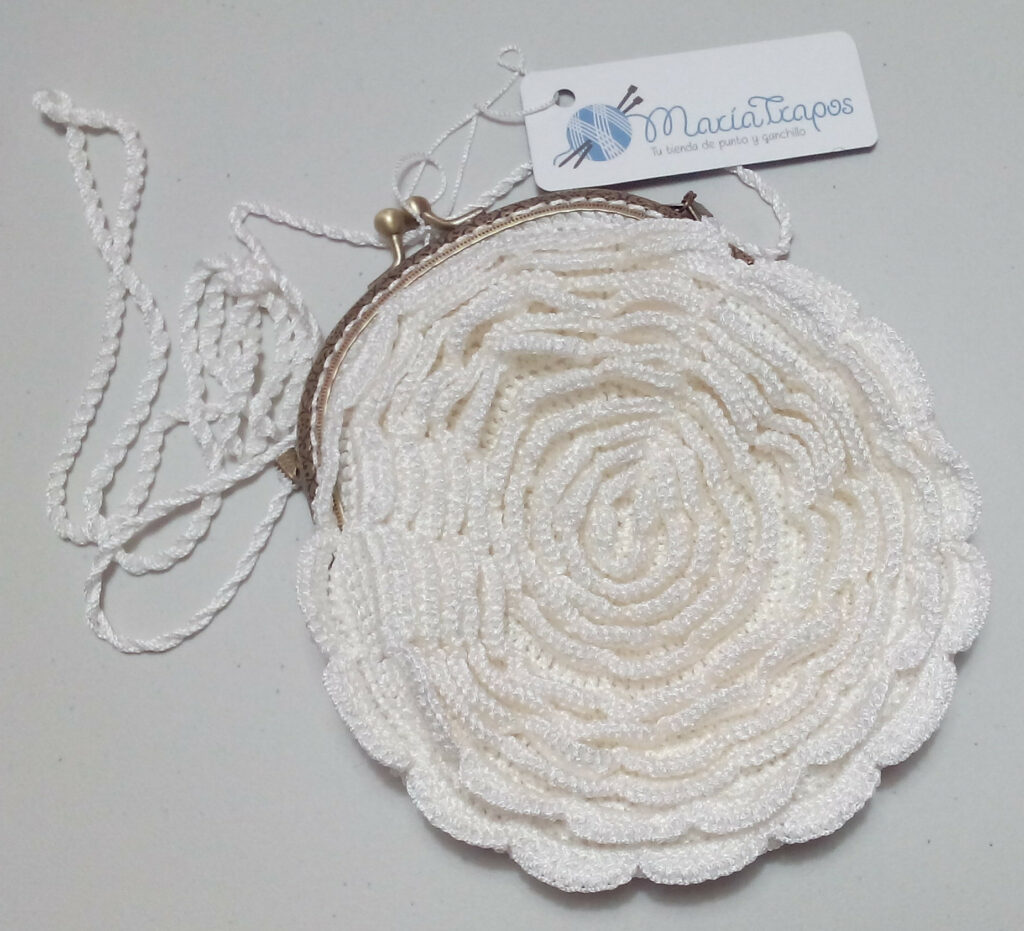 Cómo hacer un bonito bolso tejido a crochet :: Patrones para tejer